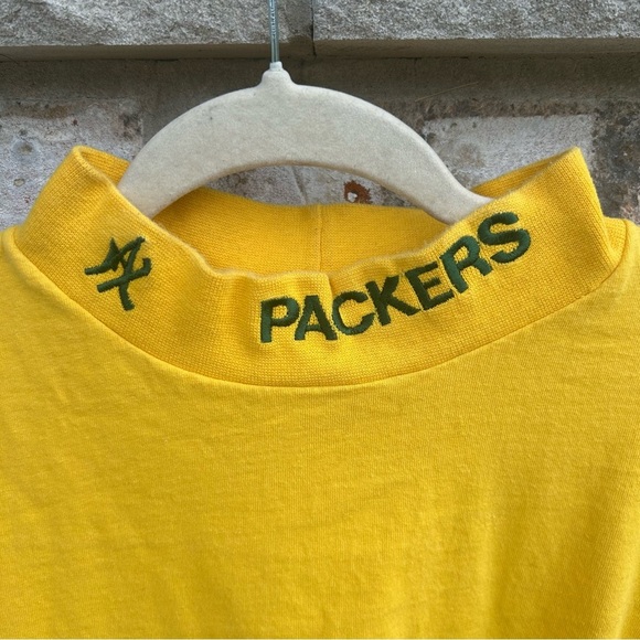 NFL Maxit Green Bay Packers Yellow Long Sleeve Tee Embroidered Logo - Picture 3 of 9